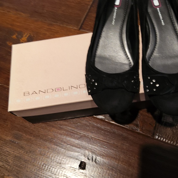 Bandolino black suede flats with studded bow women's size 6.5 - Picture 2 of 5